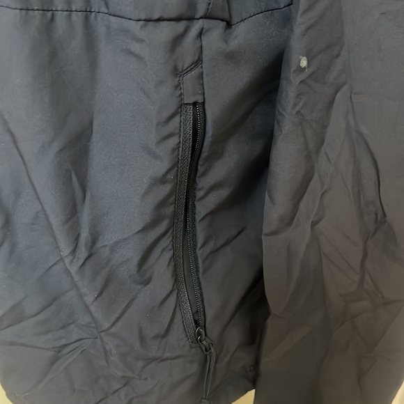 North Face, Women’s, black, hooded windbreaker, size medium - Picture 3 of 7